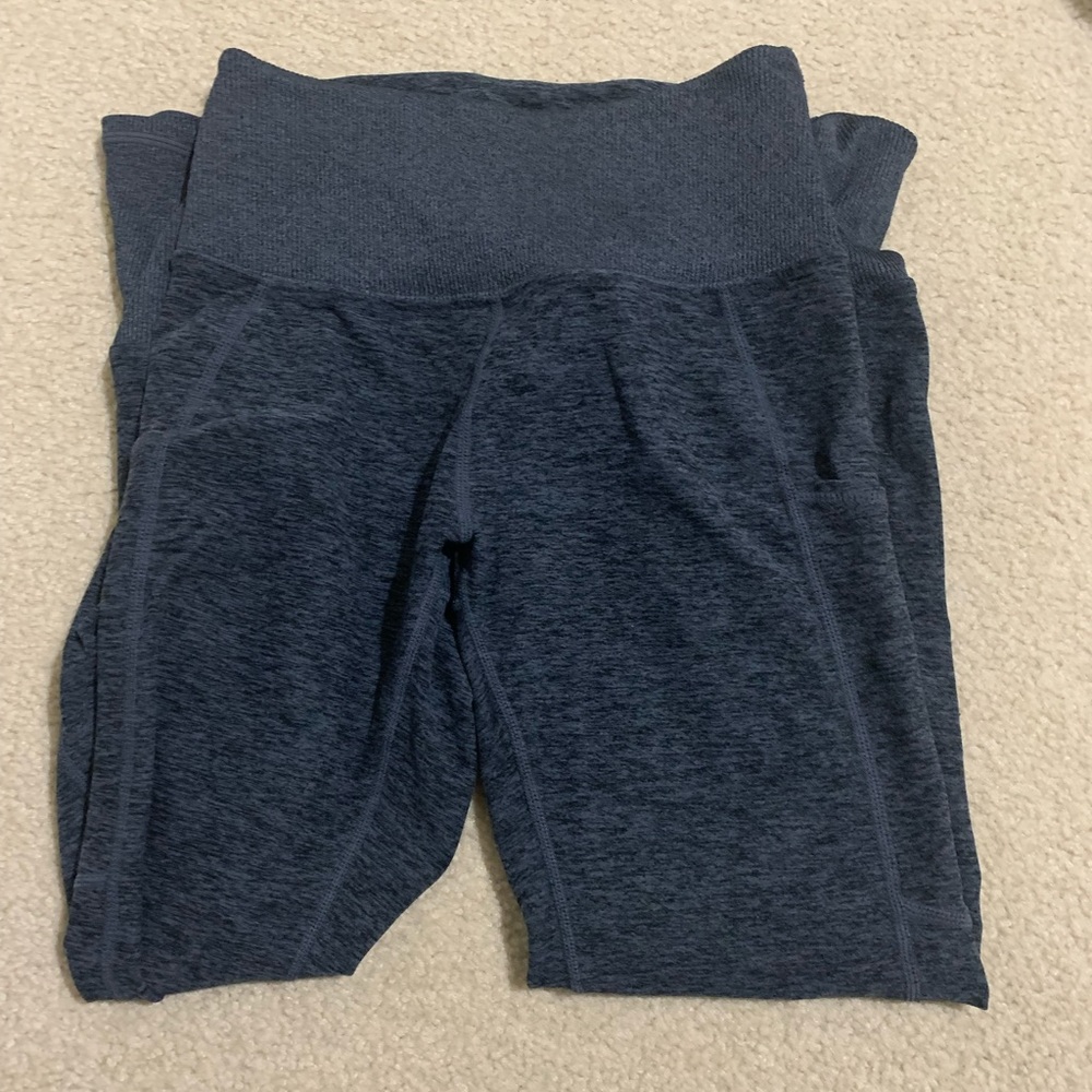 dark grey leggings